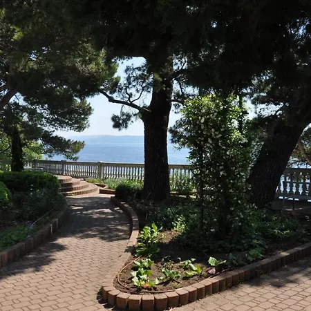 Irena 2 Daire Dramalj